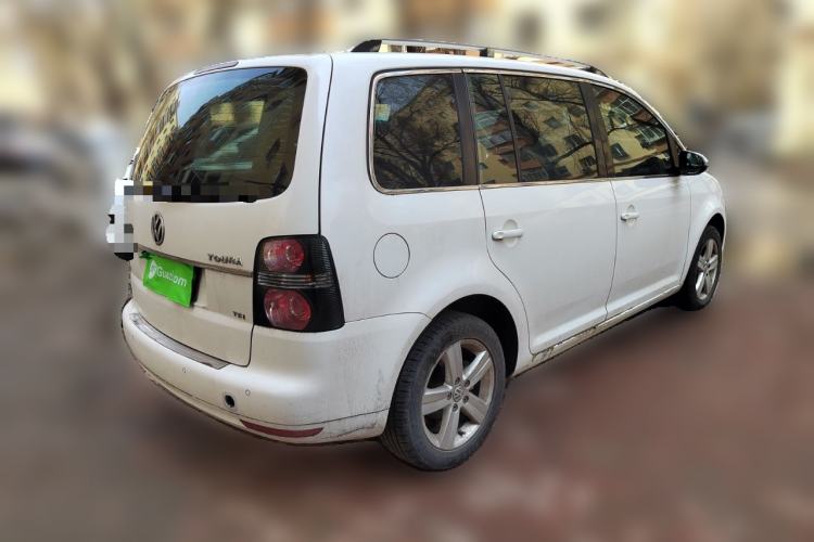 Used Volkswagen Touran 2015 1.4T Manual Fashion Edition 5-Seater Rear Right 45 Deg