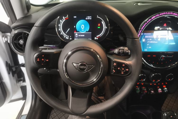 Used MINI 2023 Updated 1.5T COOPER Artist Five-Door Edition Steering Wheel