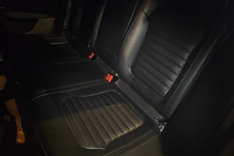 Used Volkswagen Magotan 2015 1.8TSI Advanced Model Left Rear Seat