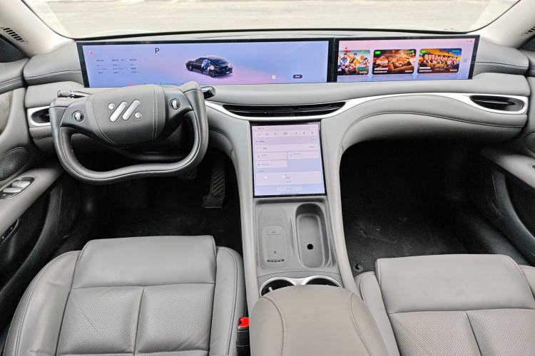 Used IM L6 2024 Max Enhanced Performance Edition Interior 2