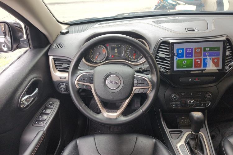 Used Jeep Cherokee 2016 2.0L Leading Edition