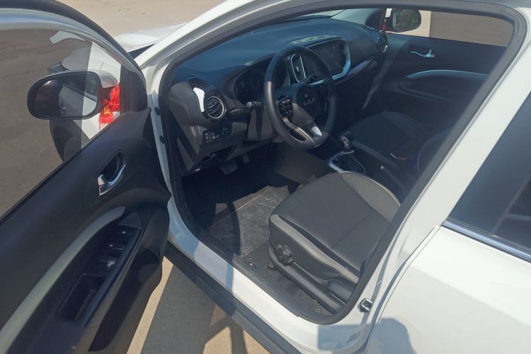 Used Kia kx1 Stonic 2021 1.4L CVT Fun Edition Interior 3