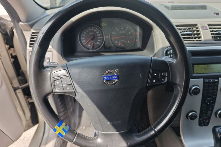 Used Volvo S40 2011 2.0L Automatic Zhiya Edition Steering Wheel