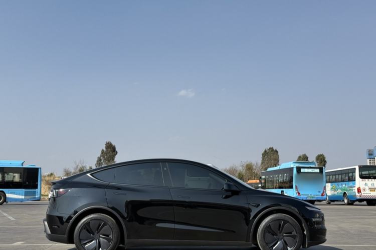 Used Tesla Model Y 2025 Rear-Wheel-Drive Version