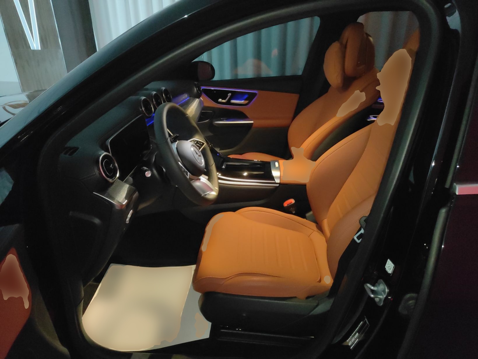 المقاعد الأمامية داخل السيارة