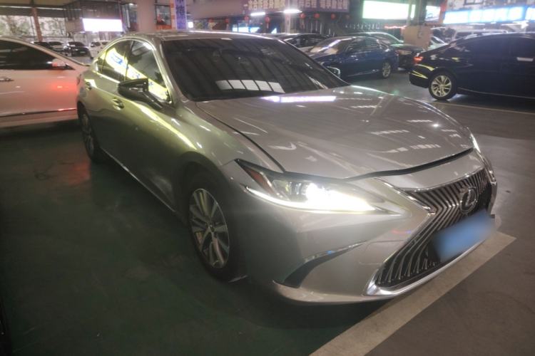 Used Lexus ES 2018 200 Excellence Edition China V Standard
