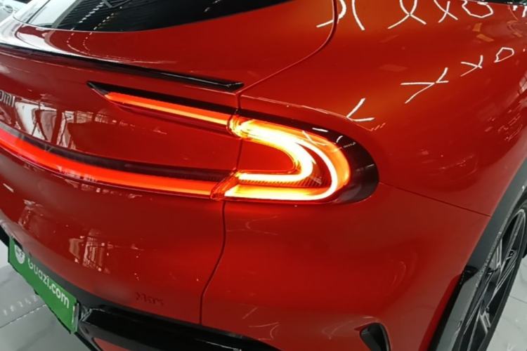 Used Xiaomi Auto YU7 2025 Ultra-Long Range High-Performance All-Wheel-Drive Max Edition Exterior 3