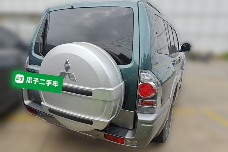 Used Mitsubishi Pajero 2011 V73 3.0L AT GLX Rear Right 45 Deg