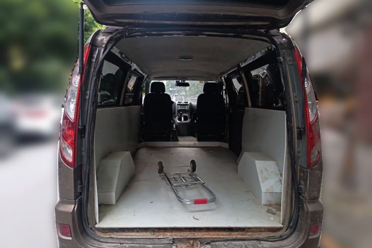 Used Foton Scenic G5 2019 2.0L New Express 6-Seater 1TZ
