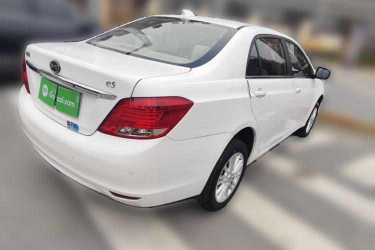 Used BYD e5 2018 450 Smart Connect Deluxe Edition Rear Right 45 Deg