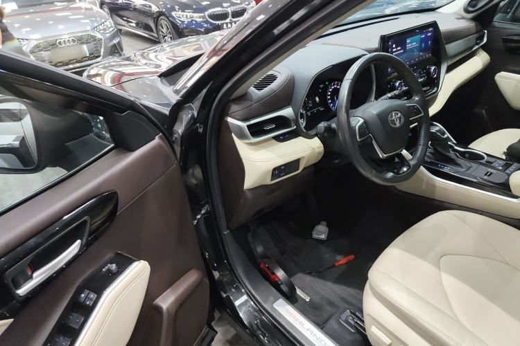 Used Toyota Highlander 2022 Dual-Engine 2.5L Four-Wheel Drive Prestige Version 7 Seats Driver Seat
