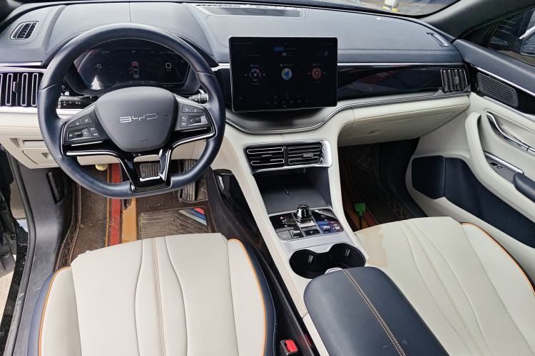 Used BYD Song PLUS New Energy 2023 Champion Edition DM-i 110KM Flagship Model Center Console