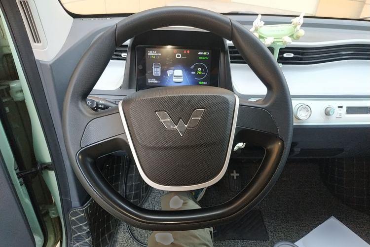 Used Wuling Hongguang MINIEV 2022 Macaron Premium Model – Lithium Iron Phosphate Steering Wheel