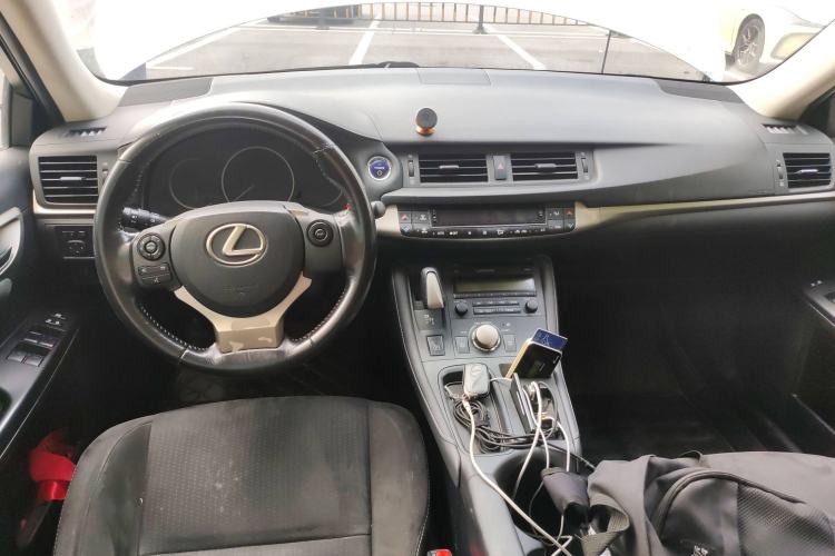 Used Lexus CT 2014 CT200h Elite Edition Monochrome Center Console