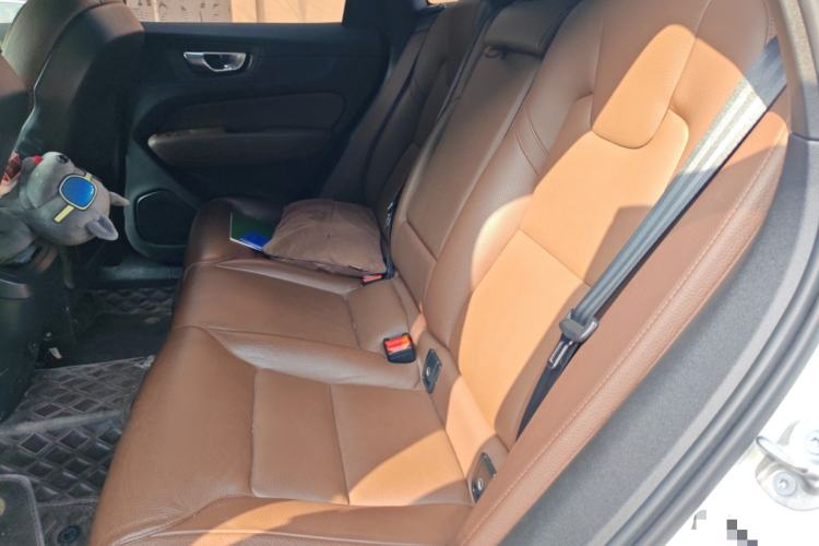 Used Volvo XC60 2023 B5 4x4 Smart Luxury Edition