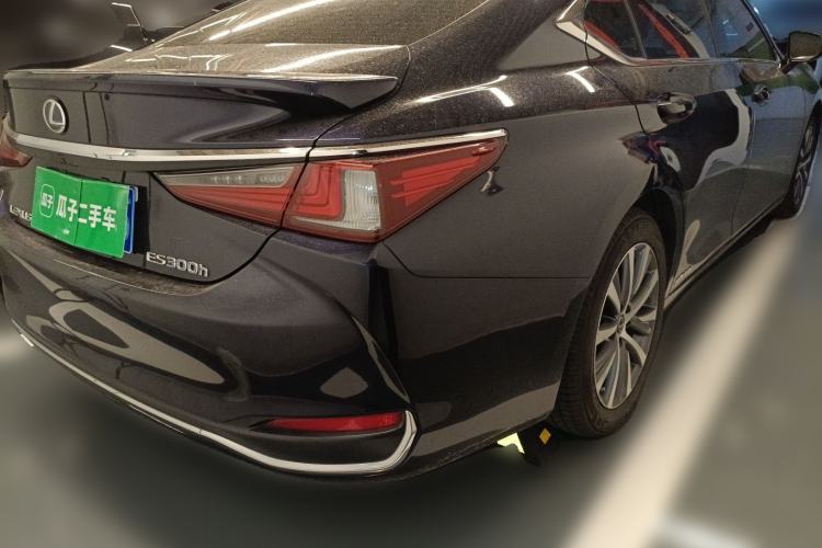 Used Lexus ES 2018 300h Premier Edition China VI Standard