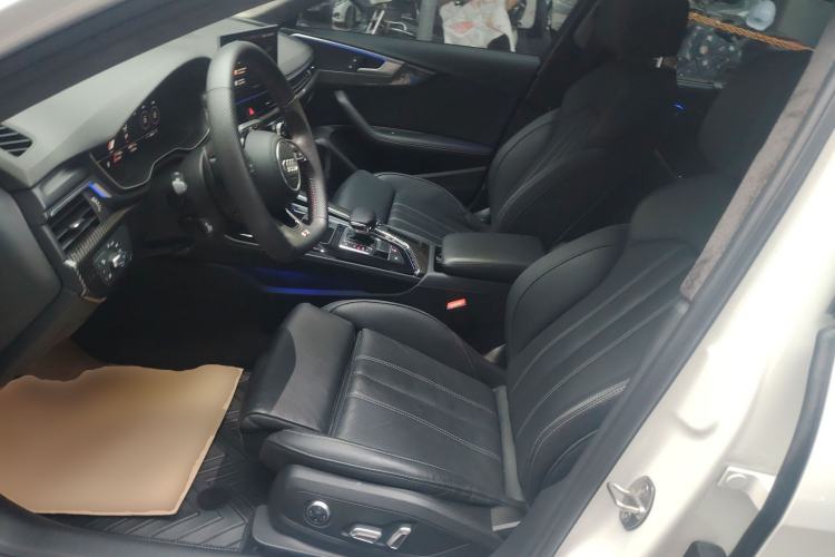 Used Audi A4L 2020 40 TFSI Luxury Dynamic Model
