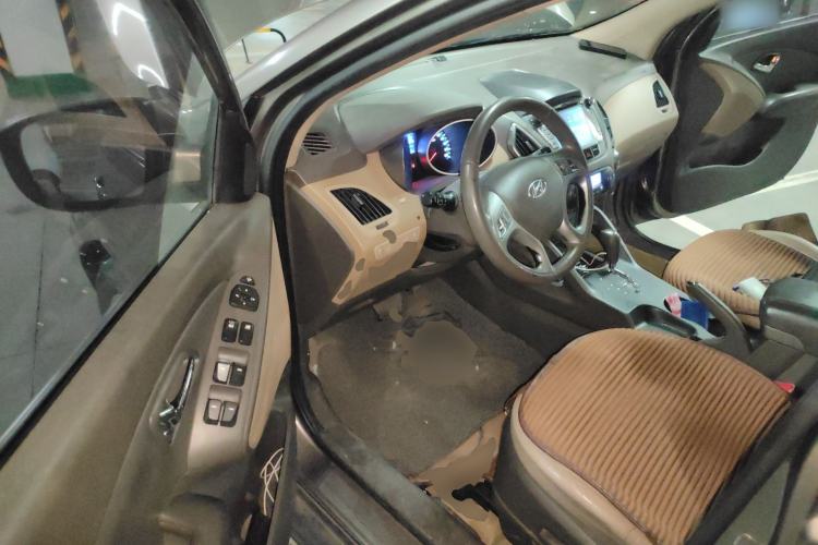 Used Hyundai ix35 2012 2.0L Automatic Two-Wheel Drive Elite Edition GLS Driver Seat