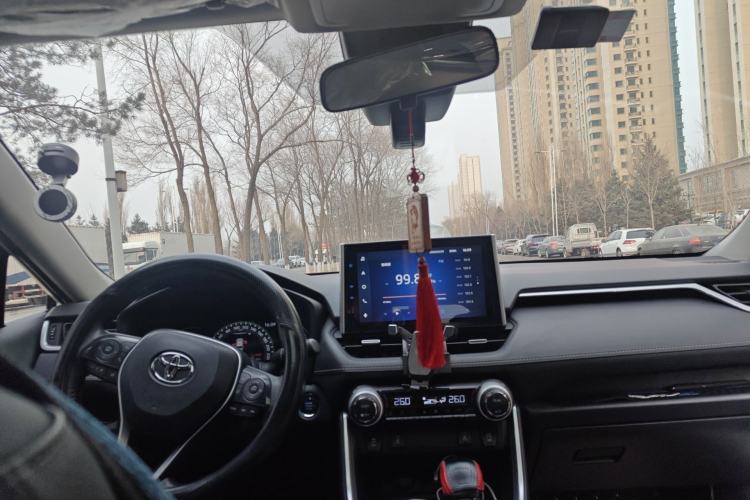 Used Toyota RAV4 2021 2.0L CVT Two-Wheel Drive Fashion PLUS Edition Center Console