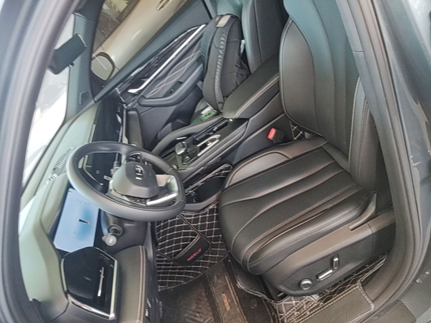 Geely Auto Monjaro L 2024 2.0TD DCT EVO Two-Wheel Drive Long-Range Version — снимка 17