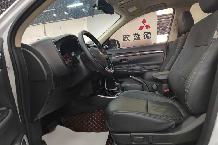 Used Mitsubishi Outlander 2017 2.0L Two-Wheel Drive Glory Edition 5 Seats