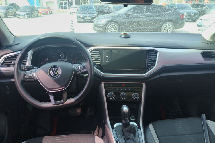 Used Volkswagen T-ROC 2021 Revised Version 280TSI DSG Two-Wheel Drive Elite Connect Edition Center Console