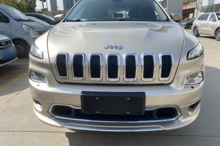 Used Jeep Cherokee 2017 2.4L Professional Smart Edition
