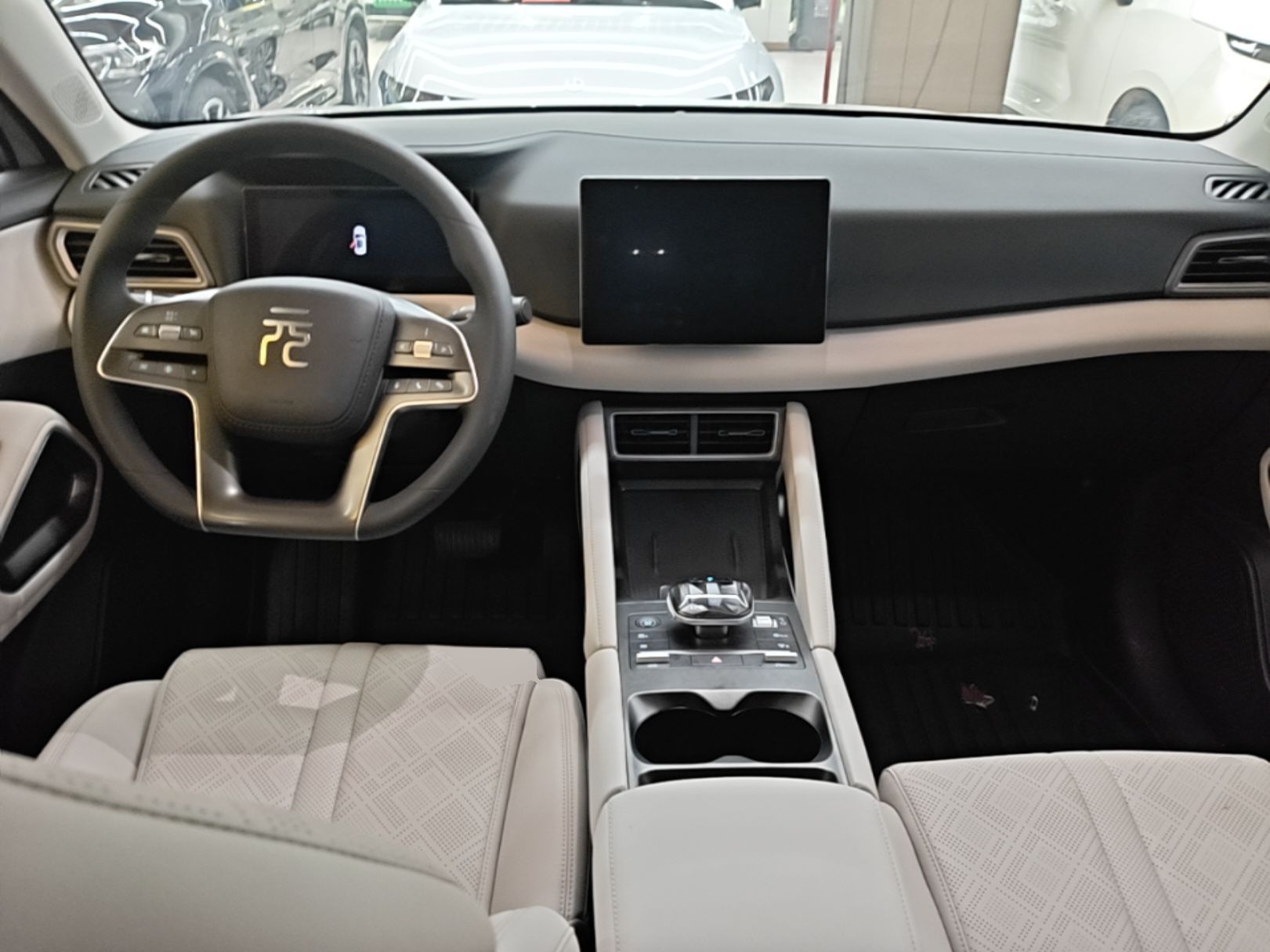 BYD Yuan UP 2024 401 km Active Version — снимка 12