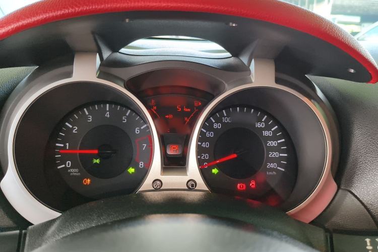 Used Infiniti ESQ 2014 1.6L Spontaneous Edition