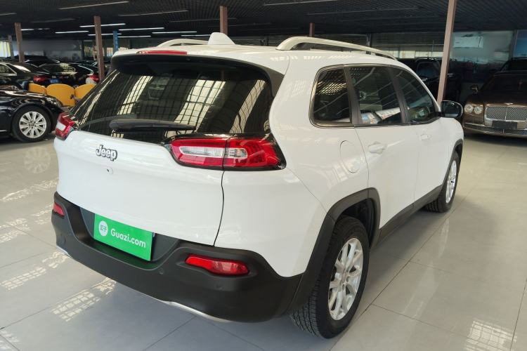 Used Jeep Cherokee 2017 2.0L Superior Edition Rear Right 45 Deg