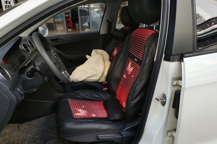 Used Volkswagen Jetta 2015 Value Edition 1.6L Manual Fashionable Style
