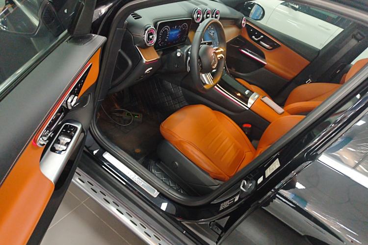 Used Mercedes-Benz GLC 2023 GLC 300 L 4MATIC Dynamic 7-Seater Driver Seat