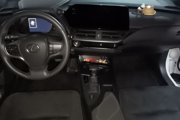 Used Lexus UX 2022 260h Explore-Cool Edition
