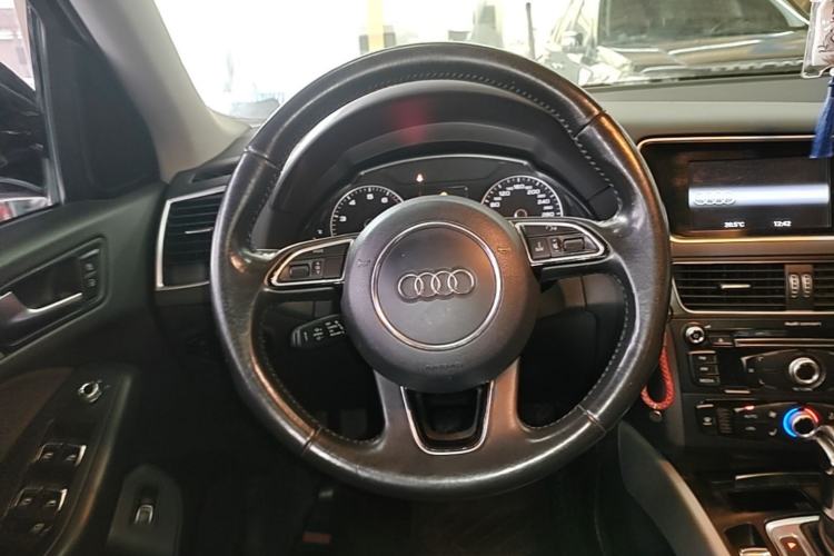 Used Audi Q5 2017 40 TFSI Ambition Edition Steering Wheel