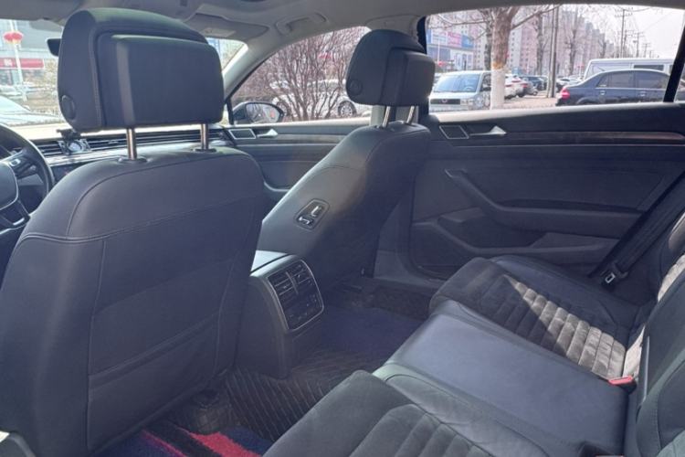 Used Volkswagen Magotan 2017 330TSI DSG Luxury Model Interior 4