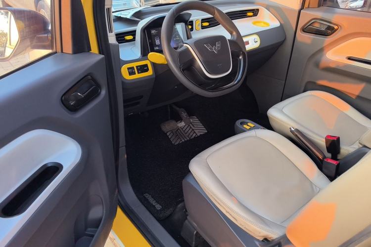 Used Wuling Hongguang MINIEV 2022 Macaron Premium Model – Lithium Iron Phosphate Driver Seat