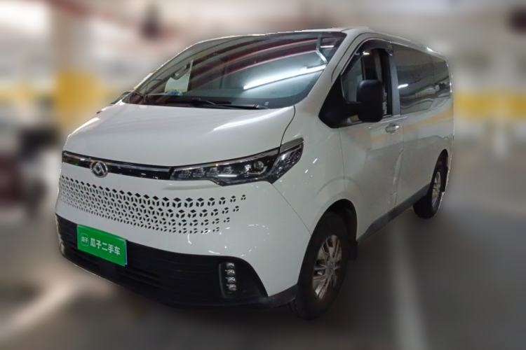 Used SAIC MAXUS Xintu V70 2023 2.0T Elite Edition Manual Transmission Short Wheelbase Low Roof 5/6 Seats (125 hp)