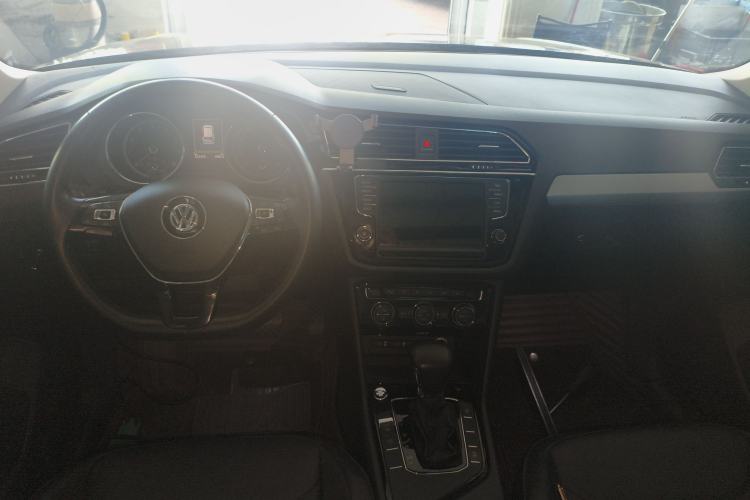 Used Volkswagen Tiguan L 2018 330TSI Automatic Two-Wheel Drive Luxury Edition