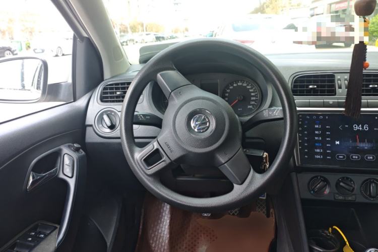 Used Volkswagen Polo 2013 1.4L Manual Fashion Edition Steering Wheel