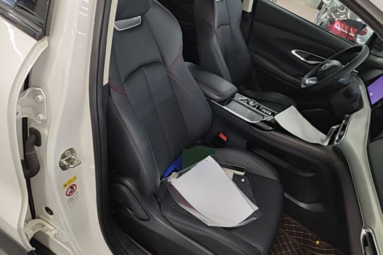 Used CHANGAN UNI-T 2020 1.5T Prestige Version
