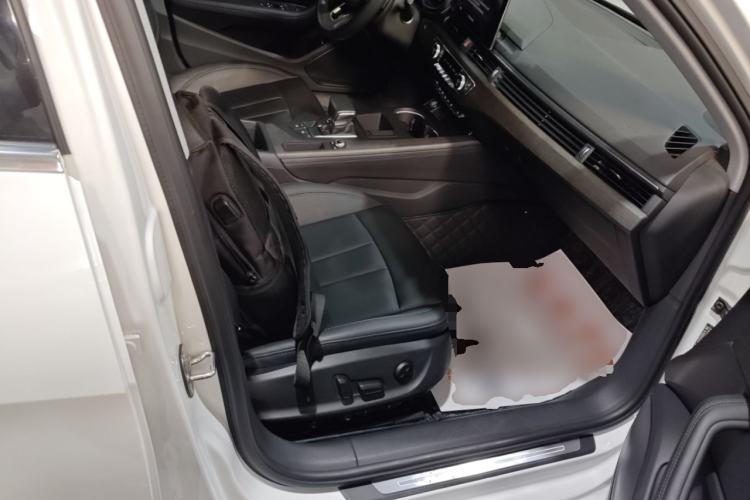 Used Audi A4L 2022 40 TFSI Luxury Prestige Edition Right Front Seat