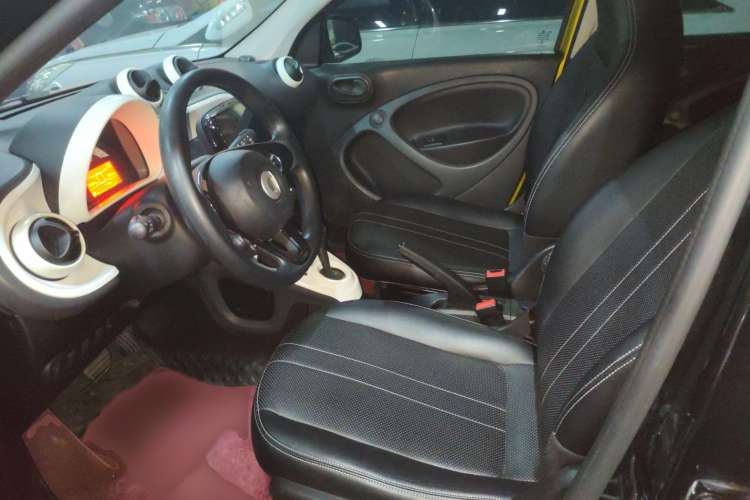 Used smart forfour 2018 1.0L 52 kW Dynamic Edition
