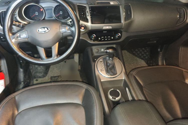 Used Kia Sportage R 2015 2.0L Automatic Two-Wheel Drive DLX Model Center Console