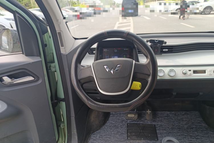 Used Wuling Hongguang MINIEV 2021 Macaron Premium Model – Lithium Iron Phosphate Steering Wheel