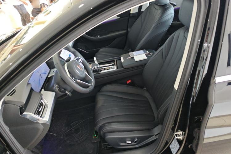Used Hongqi H5 2025 2.0T Automatic Flag Edition – 500 000 Units Commemorative Version
