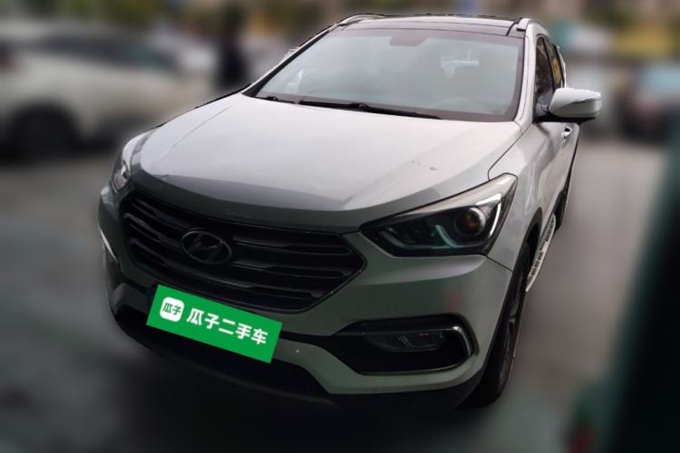 Used Hyundai Santa Fe 2017 2.0T Automatic Two-Wheel Drive Smart Version 7 Seats