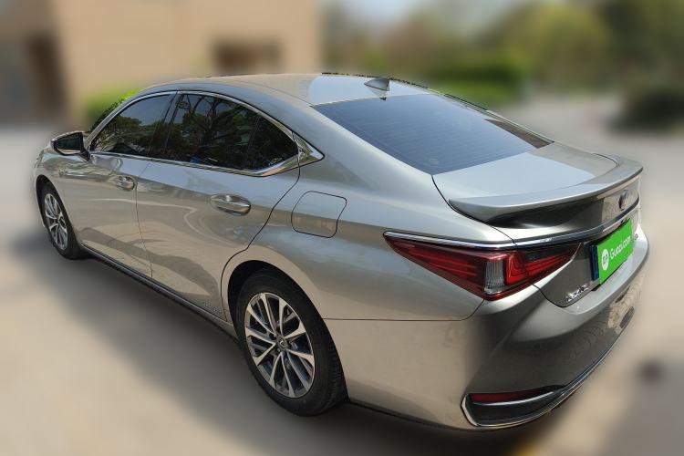 Used Lexus ES 2022 300h Excellence Edition