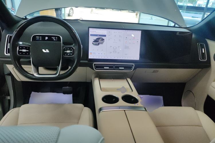 Used Li Auto L8 2023 Pro Model
