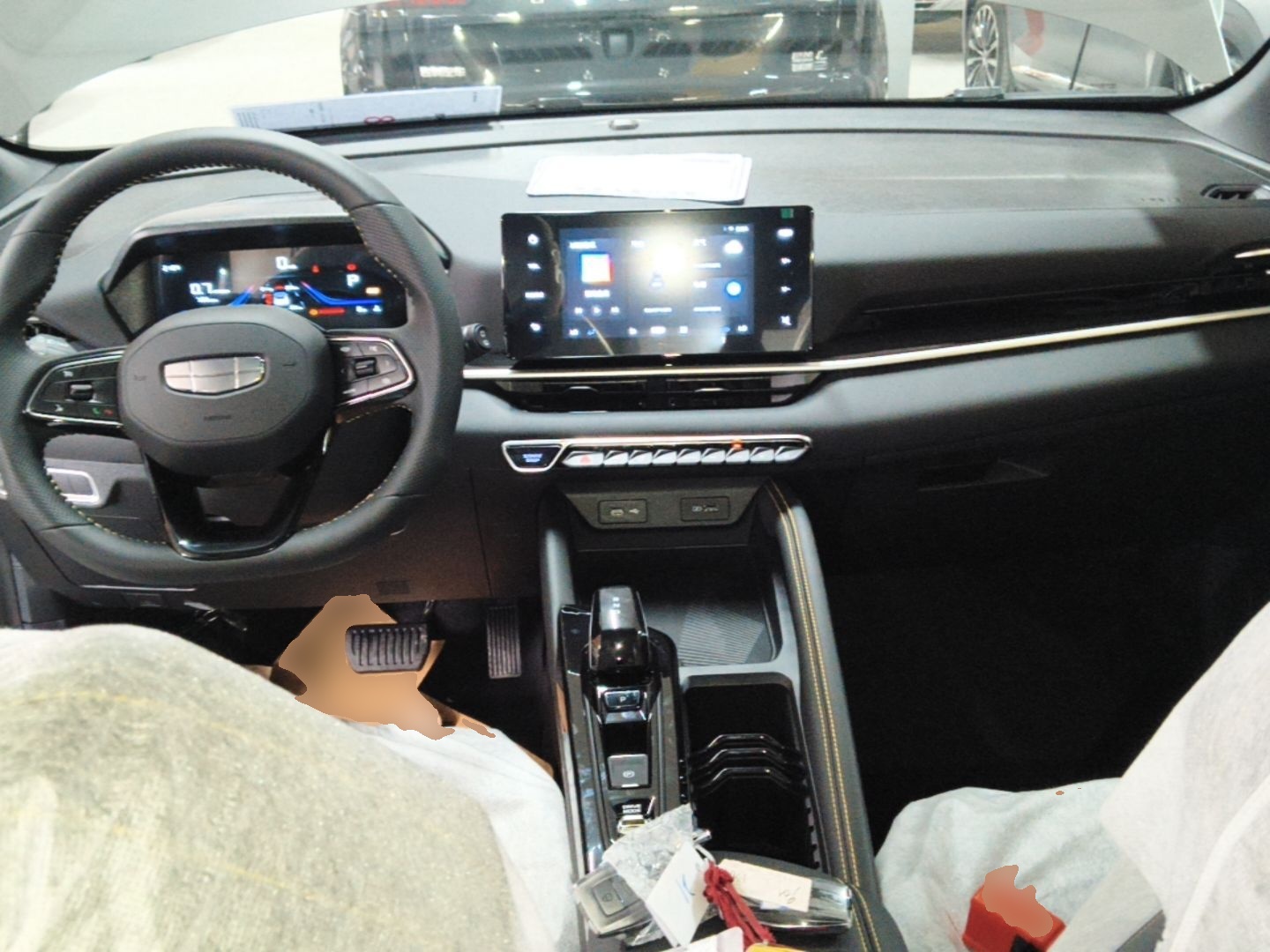 Geely Auto Coolray 2025 Bin Yue L 1.5TD DCT Beyond Edition — снимка 12