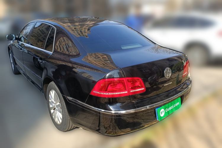 Used Volkswagen Phaeton 2012 3.6L Deluxe Custom Edition Rear Left 45 Deg